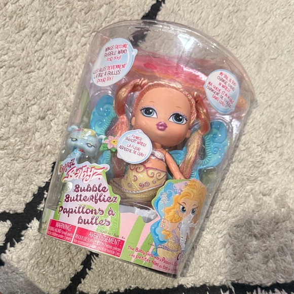 Bratz Other - Bratz babyz Bubble Butterfliez Doll Cloe with Blue Wings
